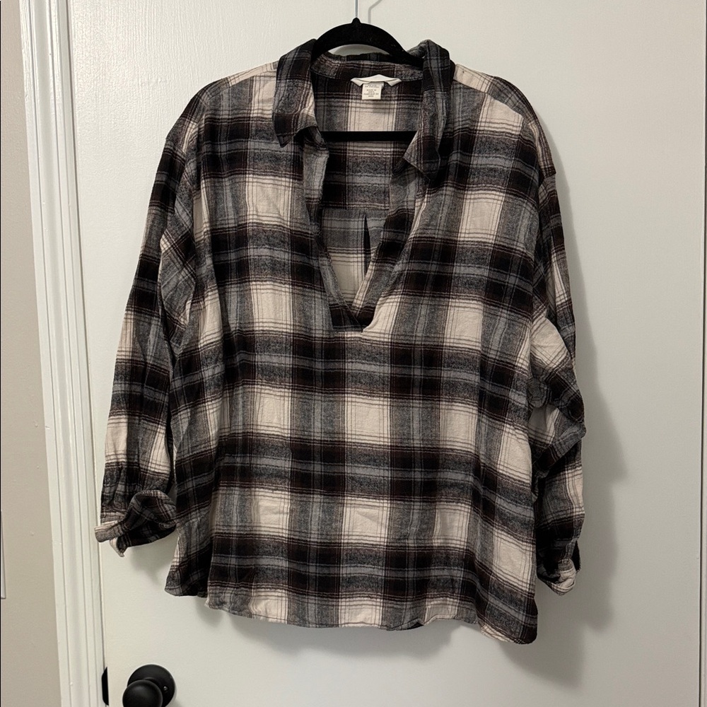 H&M Black and White Plaid V-Neck Button-Back Top